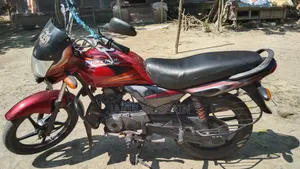 বাজাজ প্ল্যাটিনা ১০০ ২০১৭ রেড
