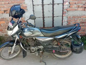 বাজাজ প্লাটিনা ১০০ ২০১৬ হোয়াইট