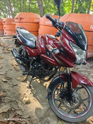 বাজাজ আরই ২০১৬ লাল