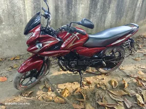 বাজাজ আরই ২০১৬ লাল