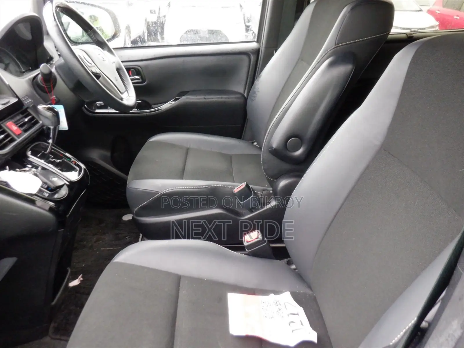 Toyota Noah 2.0 FWD (8 Seater) 2021 Black