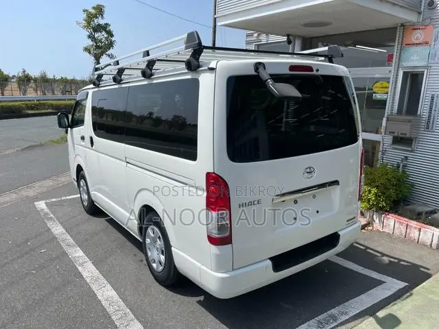 Toyota HiAce 2021 White