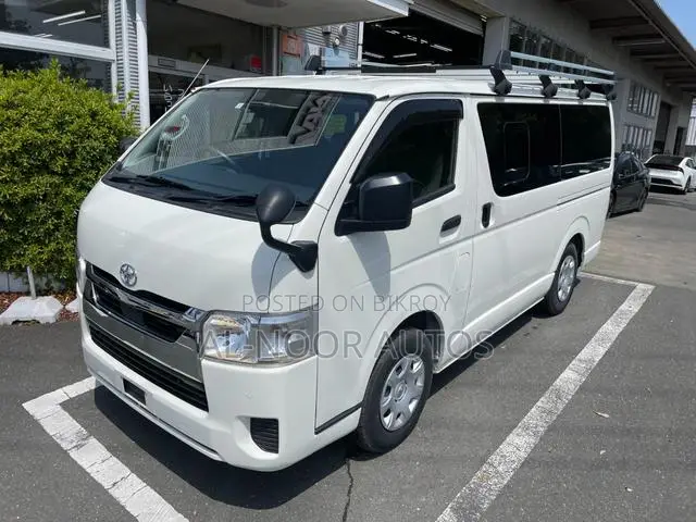 Toyota HiAce 2021 White
