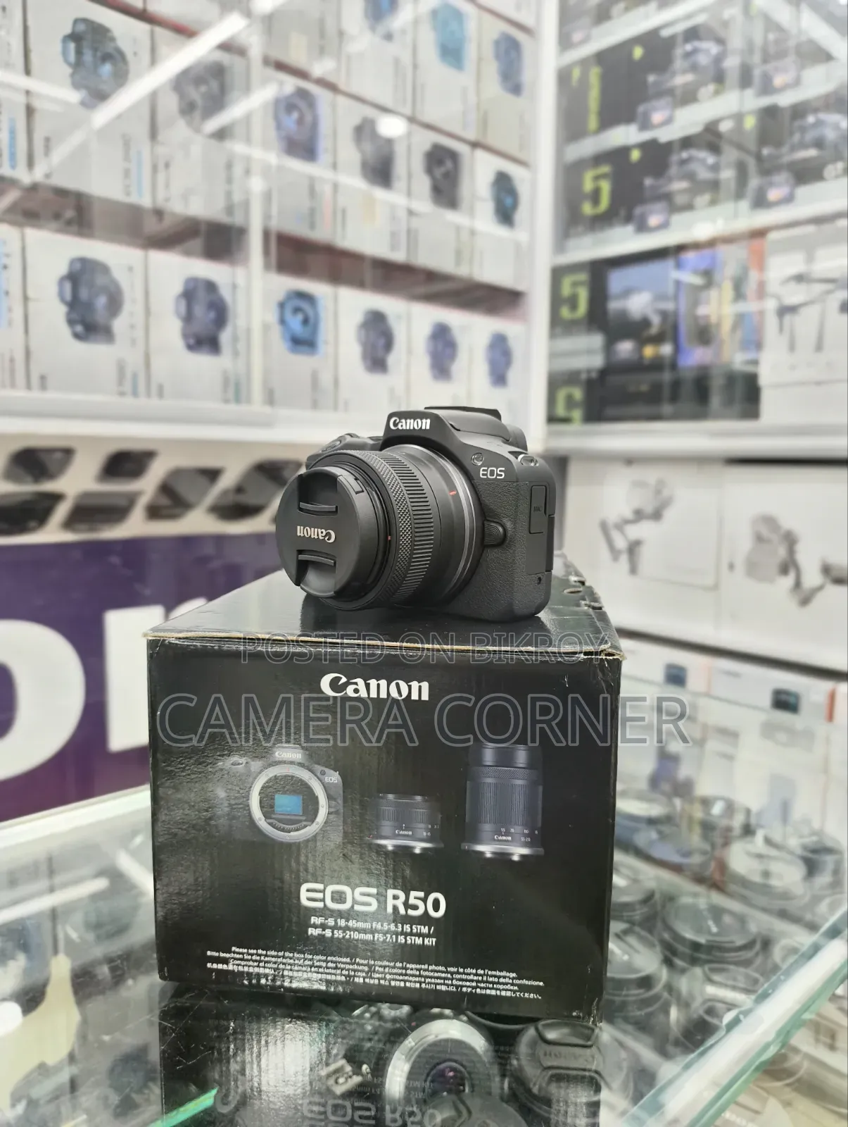 Canon R50 Camera With 18-45mm STM Len's