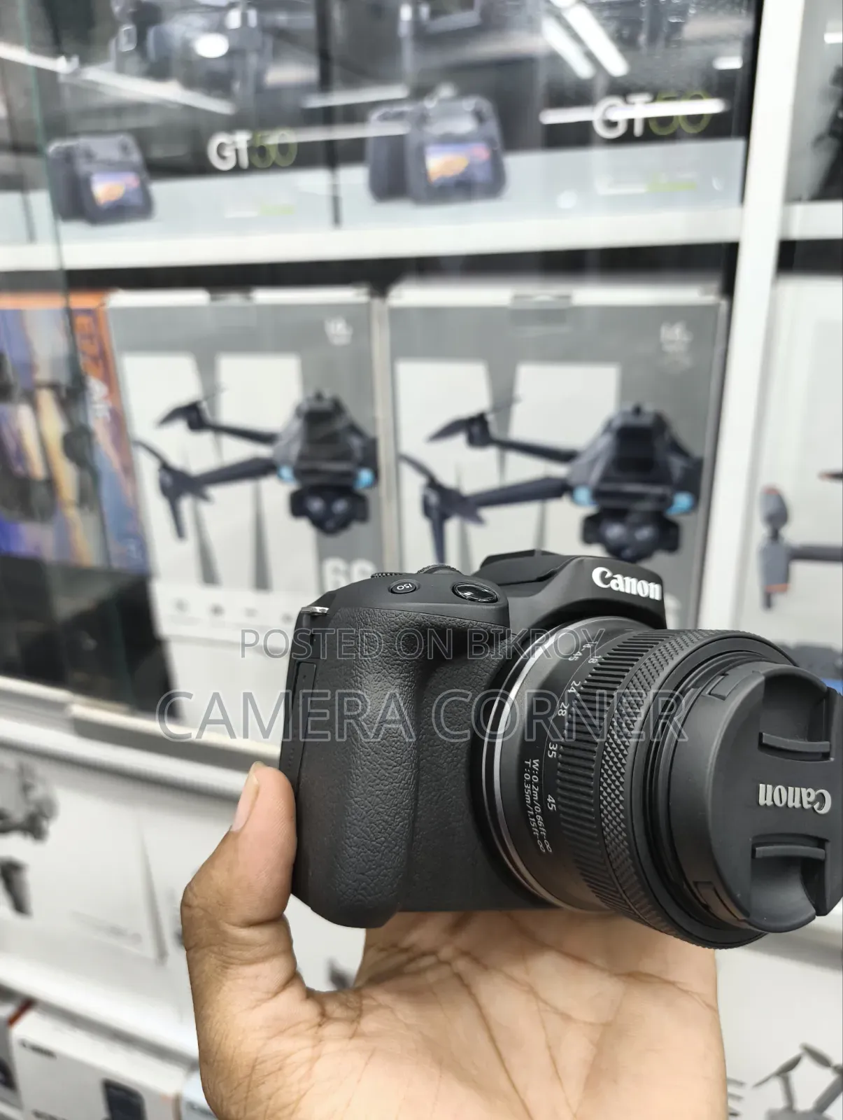 Canon R50 Camera With 18-45mm STM Len's