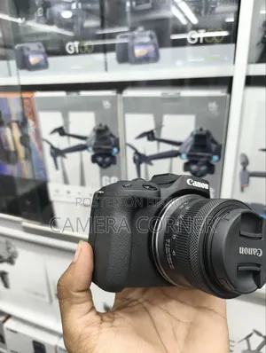 Canon R50 Camera With 18-45mm STM Len's