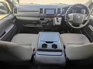 Toyota HiAce 2021 Black