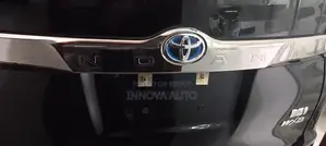 Toyota Noah 1.8 Front-Wheel Drive Hybrid (7-seater) 2021 Black