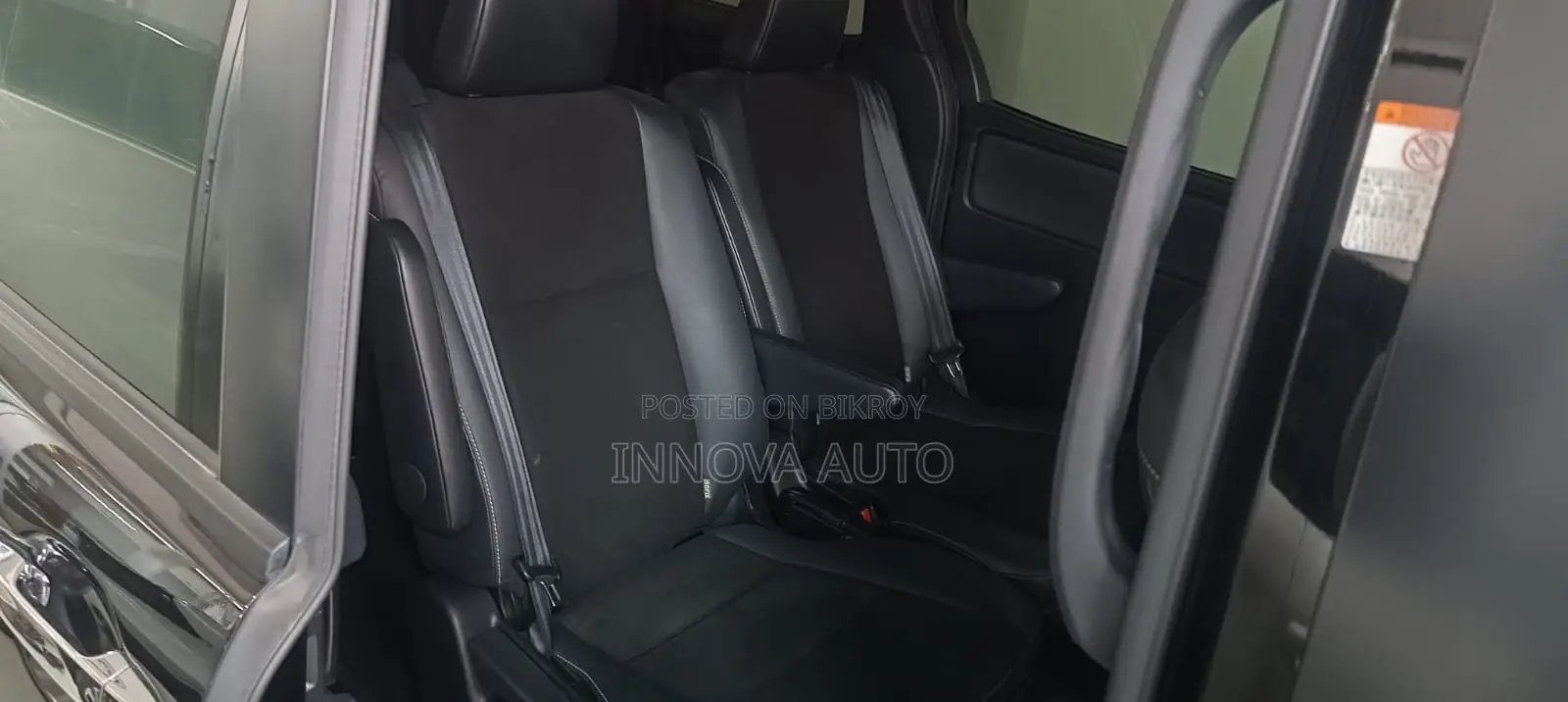 Toyota Noah 1.8 Front-Wheel Drive Hybrid (7-seater) 2021 Black