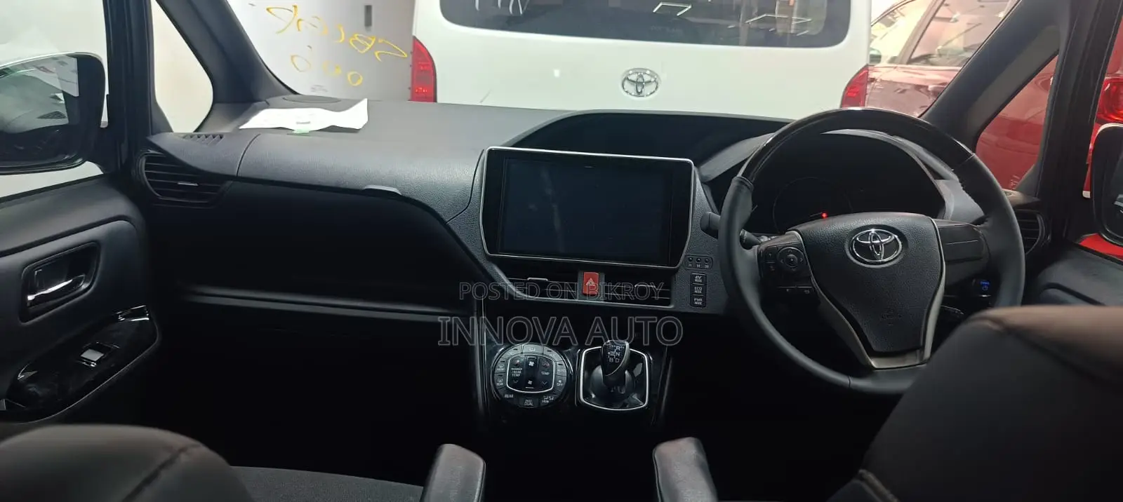 Toyota Noah 1.8 Front-Wheel Drive Hybrid (7-seater) 2021 Black