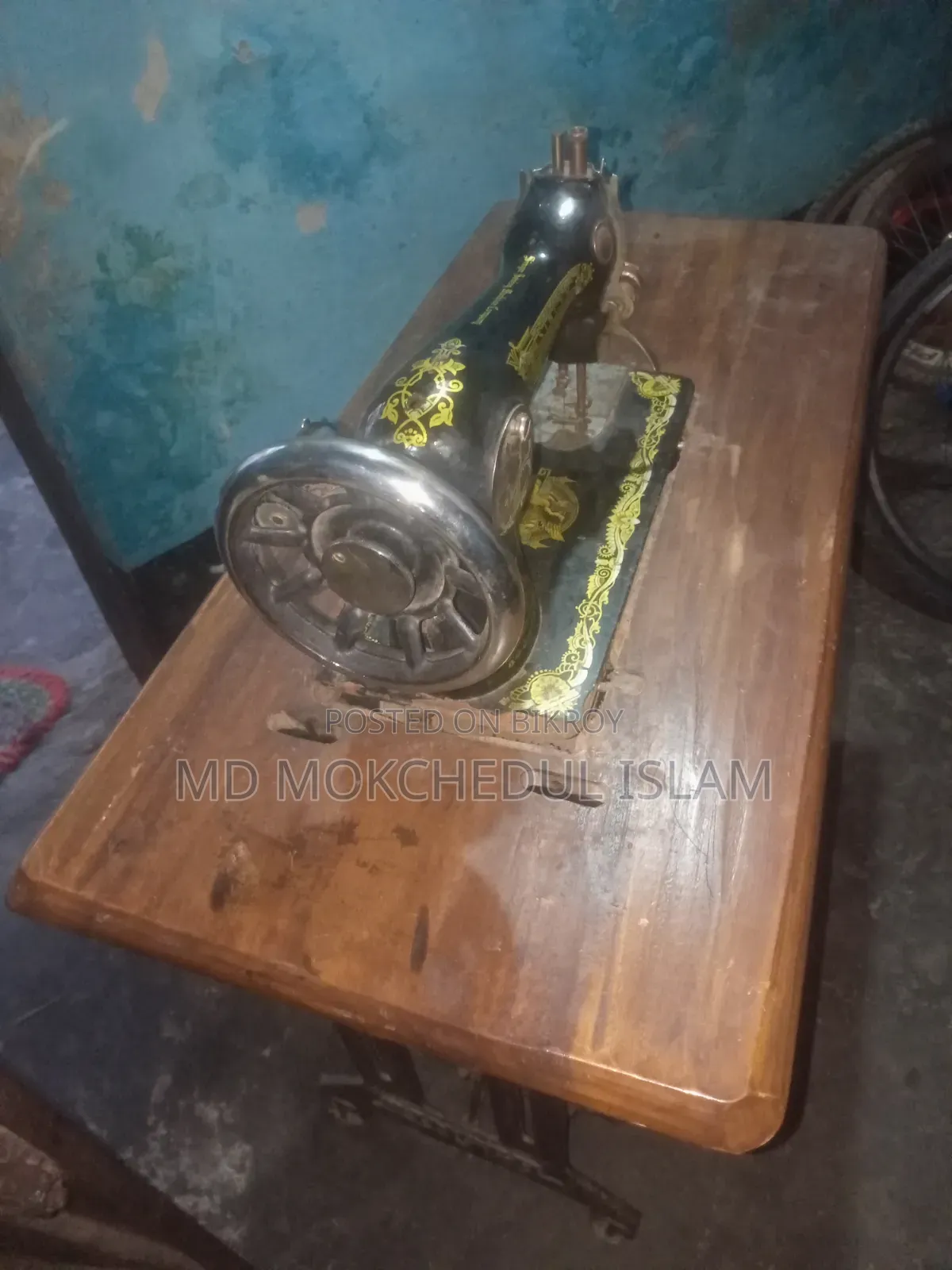 এই সেলাই মেশিনটি বিক্রি করব।