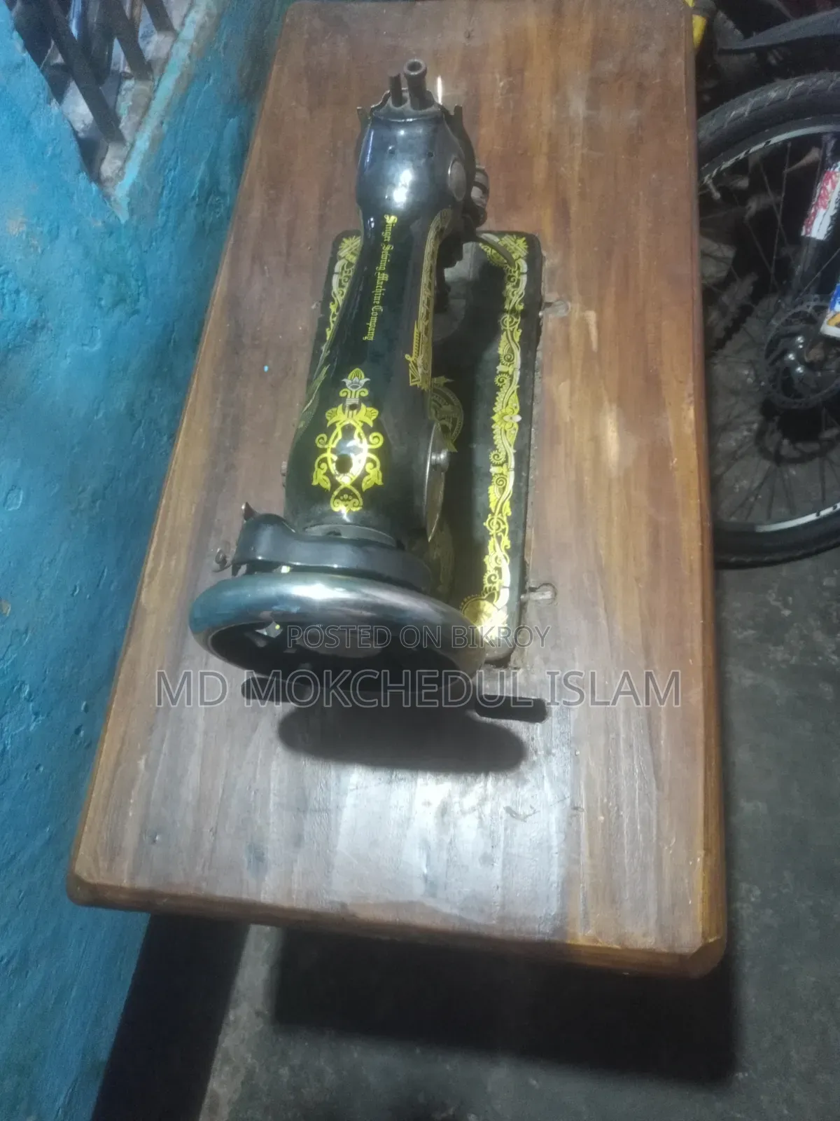 এই সেলাই মেশিনটি বিক্রি করব।