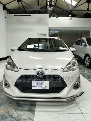Toyota Prius 2017 White