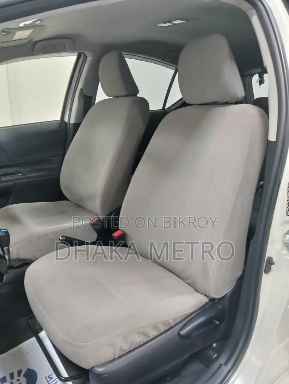 Toyota Prius 2017 White