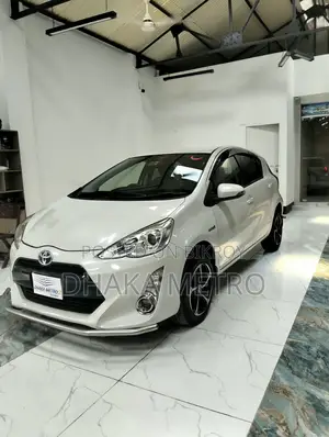 Toyota Prius 2017 White