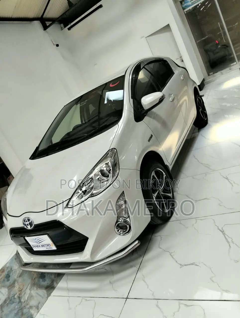 Toyota Prius 2017 White