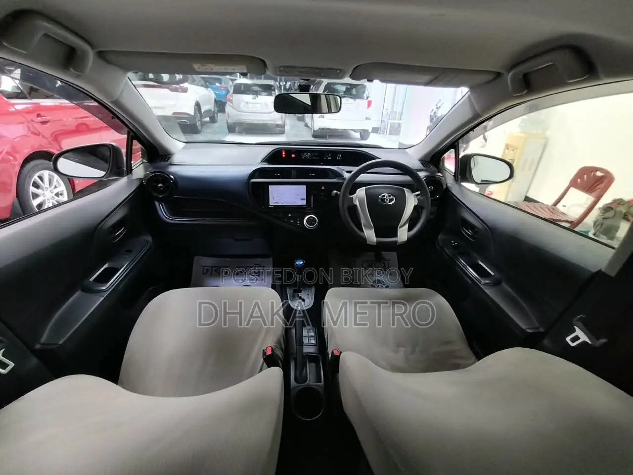 Toyota Prius 2017 White