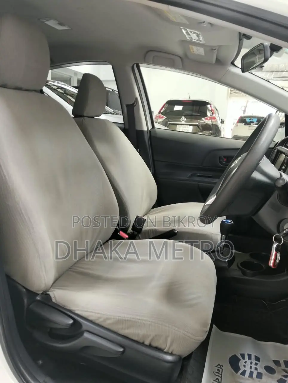 Toyota Prius 2017 White