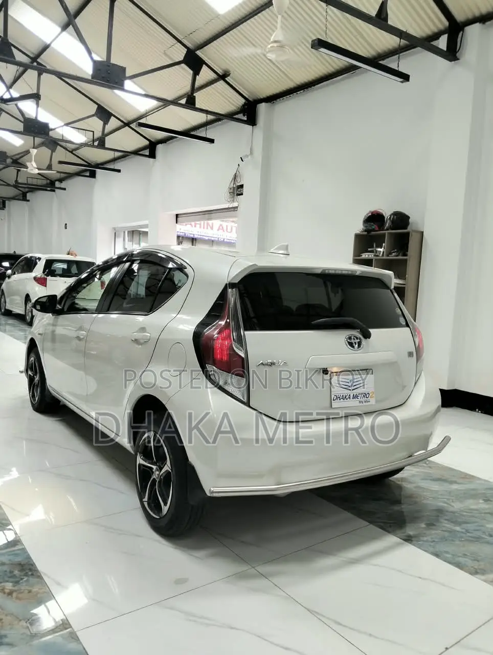 Toyota Prius 2017 White