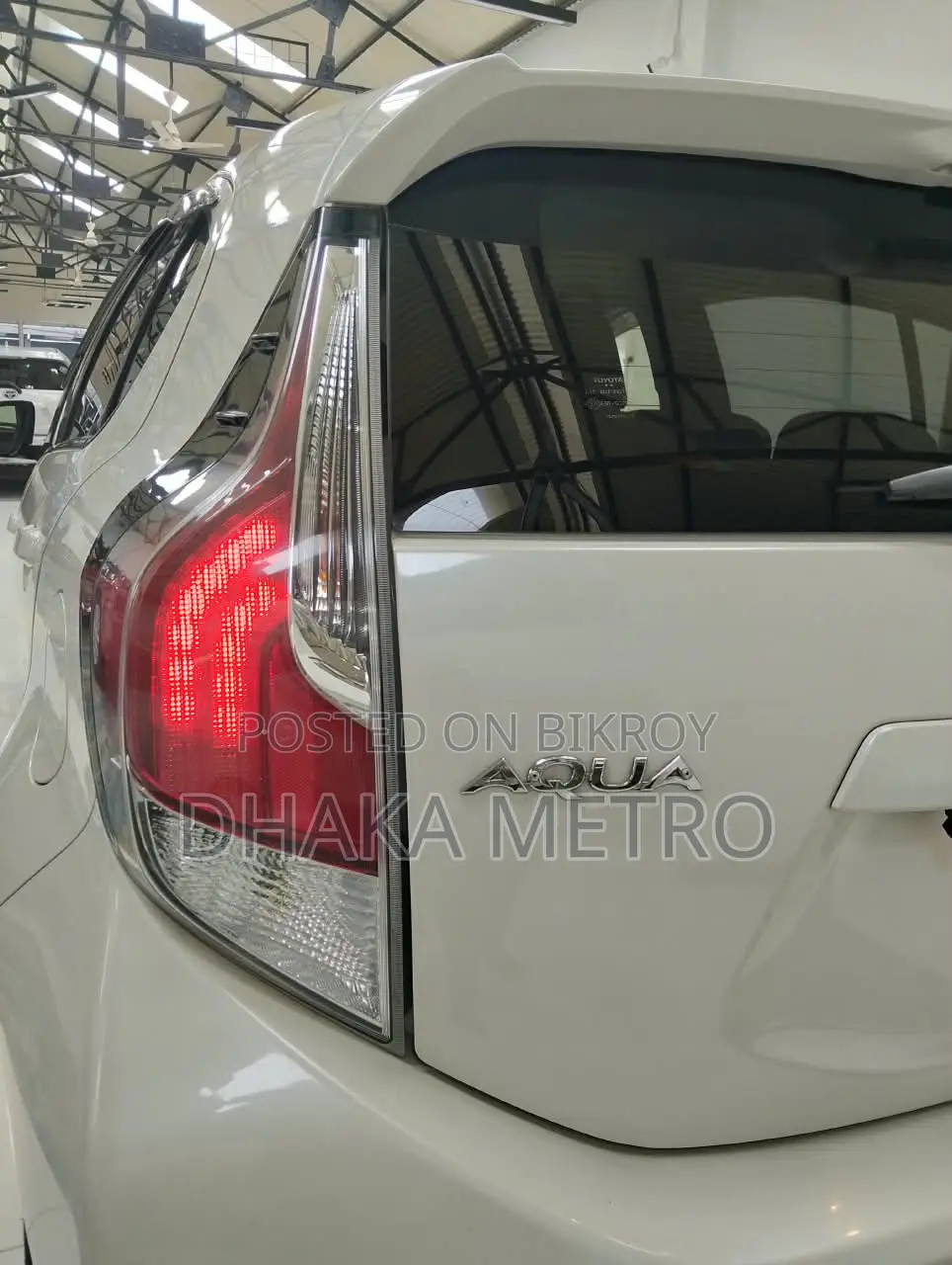 Toyota Prius 2017 White