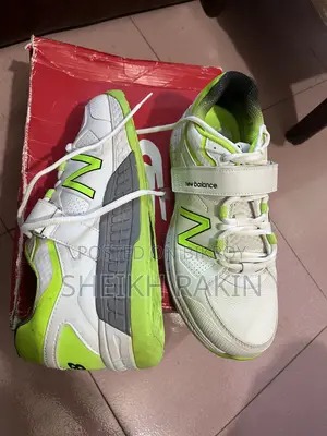 ক্রিকেট জুতো