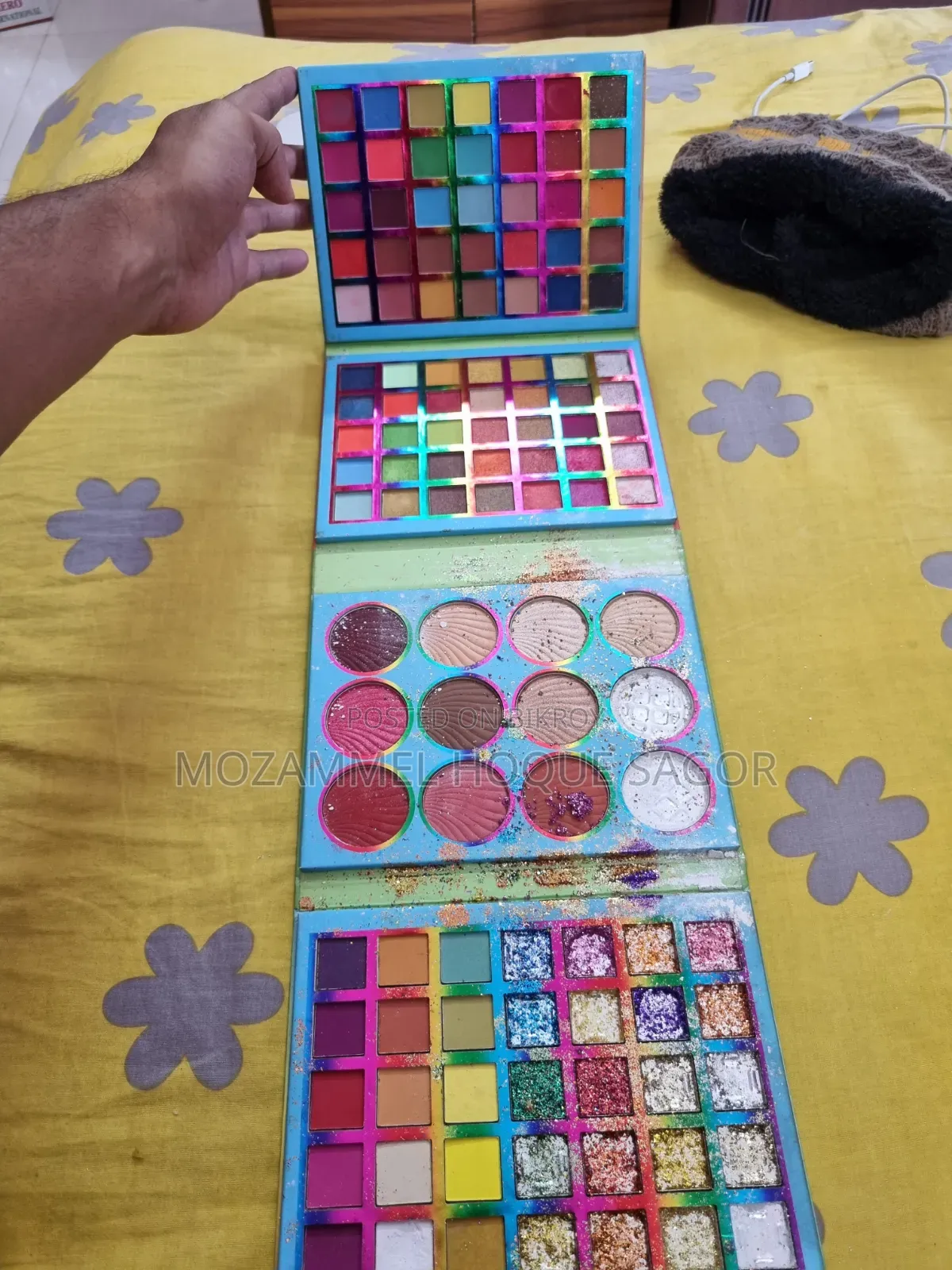 Eye Shadow, Blush and Highlighters Combo