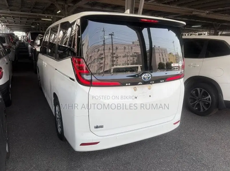 Toyota Noah 2022 Pearl