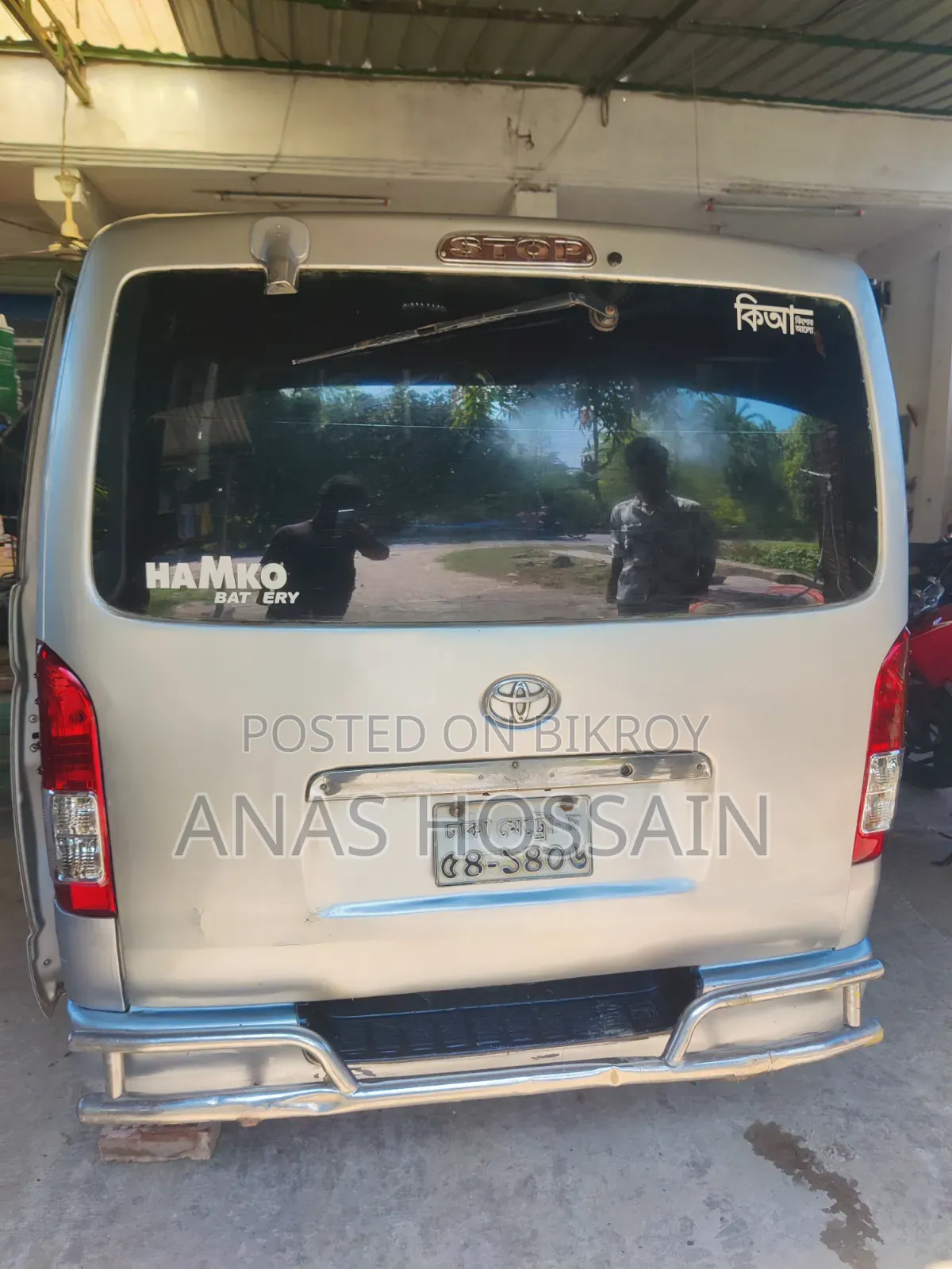 Toyota Grand HiAce 2002 White