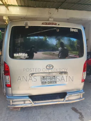 Toyota Grand HiAce 2002 White