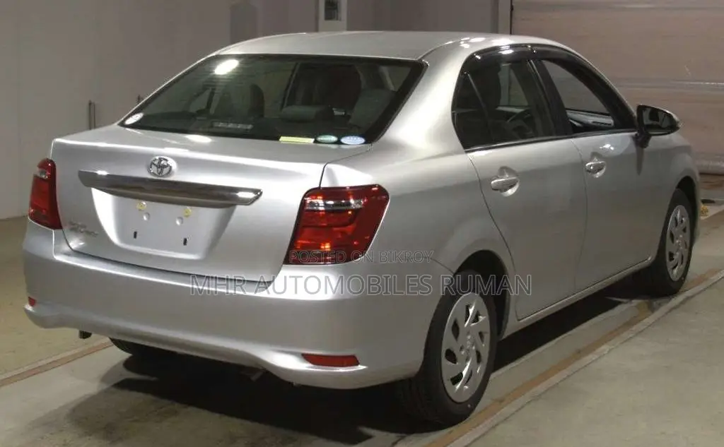 Toyota Axio 2021 Silver