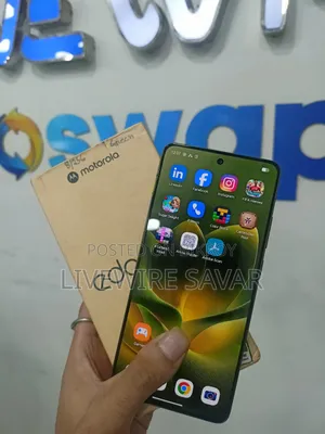 মোটোলোরা এজ ৭০ ২৫৬ জিবি গ্রিন
