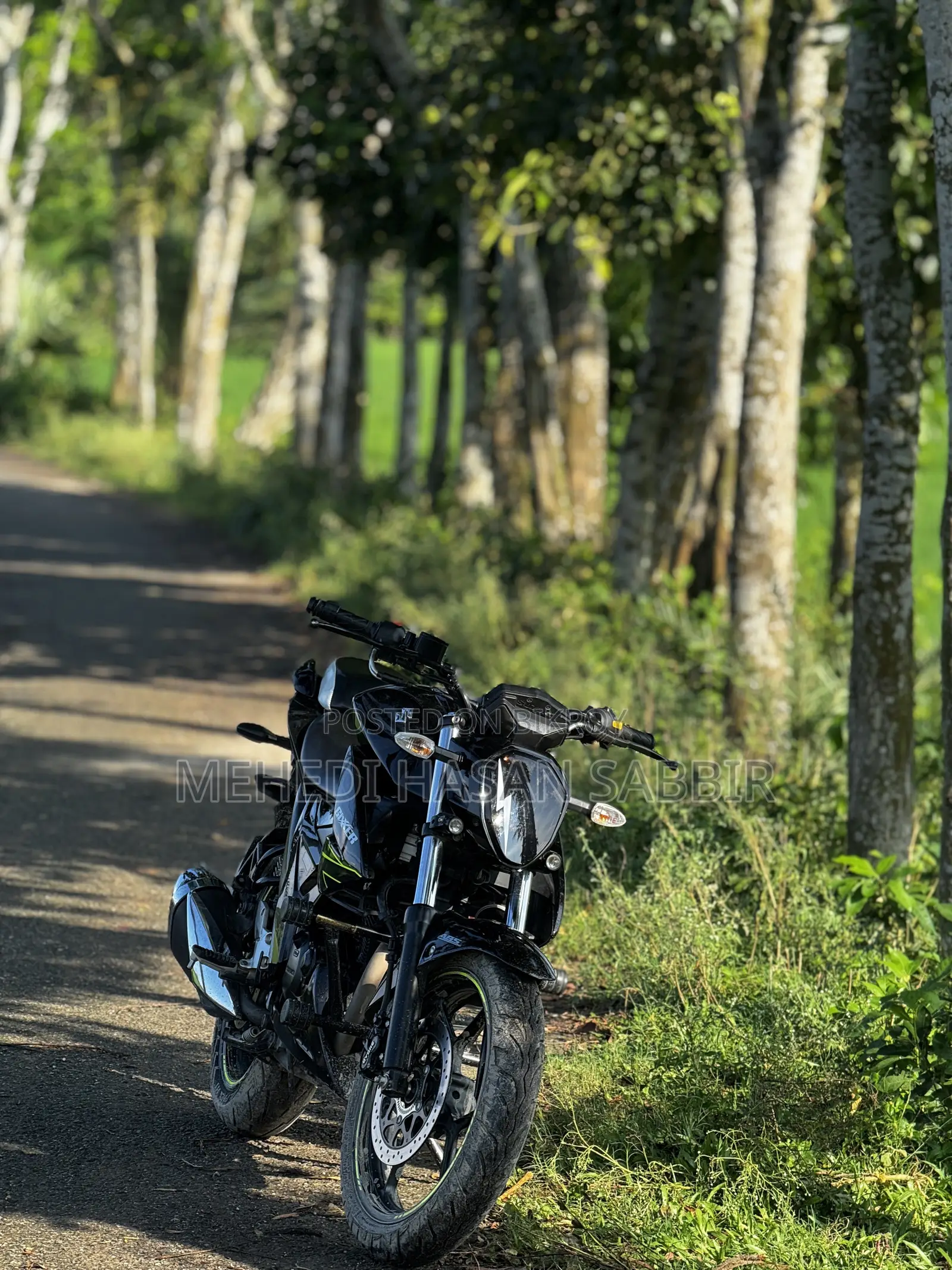 সুজুকি গিক্সার ২০২৫ ব্ল্যাক