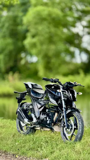 সুজুকি গিক্সার ২০২৫ ব্ল্যাক
