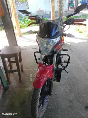 মোটরসাইকেল ২০২২ লাল