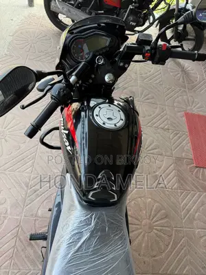 বাজাজ পালসার ১৫০ ২০২২ কালো