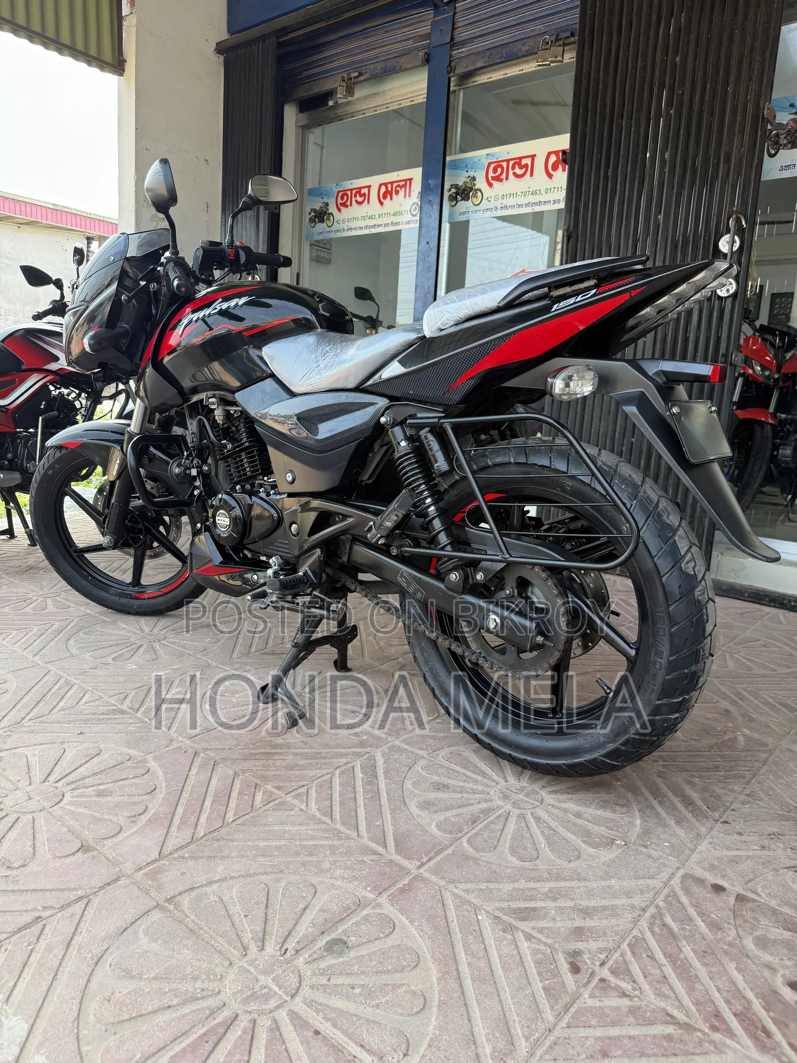 বাজাজ পালসার ১৫০ ২০২২ কালো