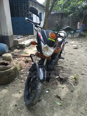 সুজুকি হায়াতে ২০১৭ কালো