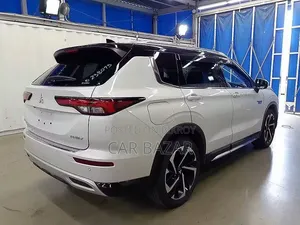 Mitsubishi Outlander 2.4 PHEV AWD 2022 White