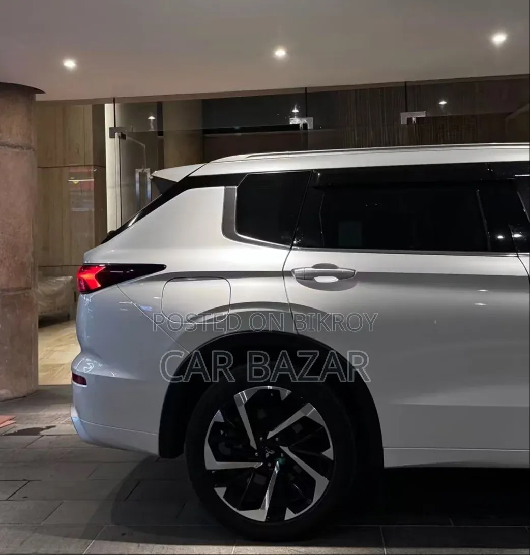 Mitsubishi Outlander 2.4 PHEV AWD 2022 White
