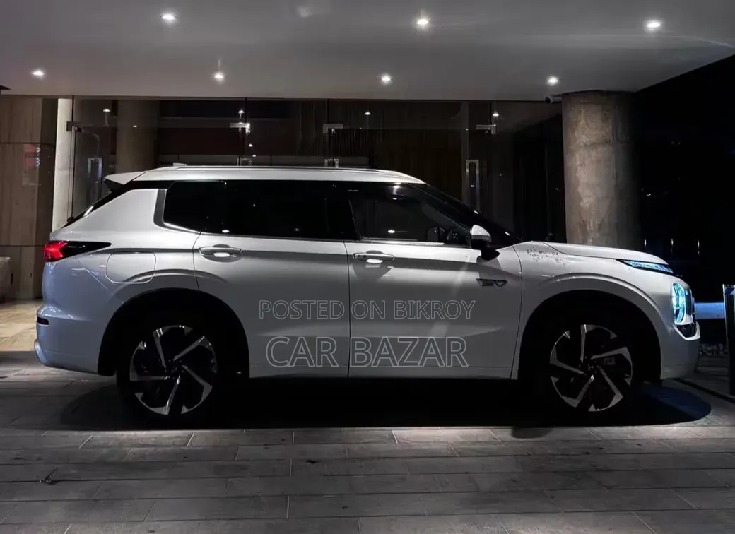 Mitsubishi Outlander 2.4 PHEV AWD 2022 White
