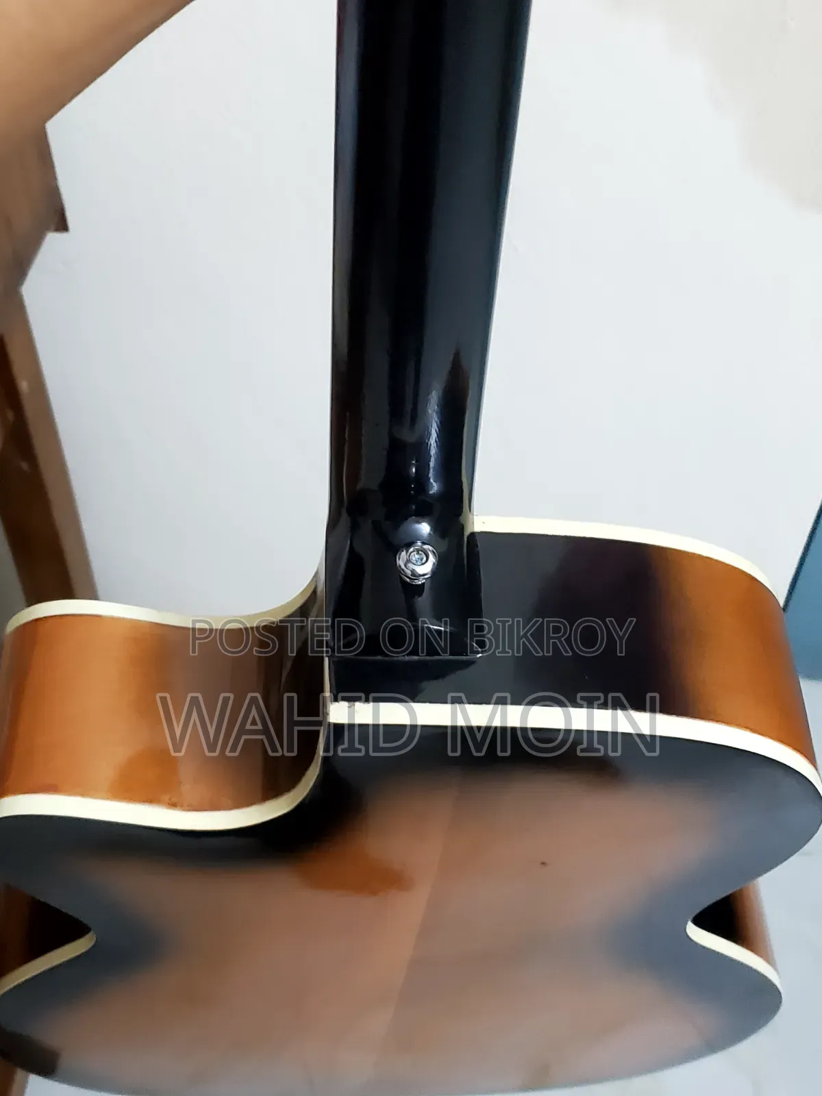 ইন্ডিয়ান সিগনেচার গিটার
