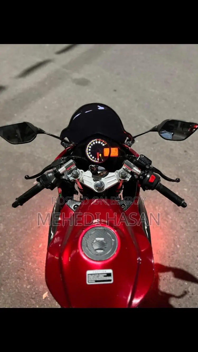 Lifan 2020 Red