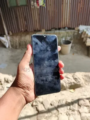 টেকনো স্পার্ক ১০সি ১২৮ জিবি ব্লু