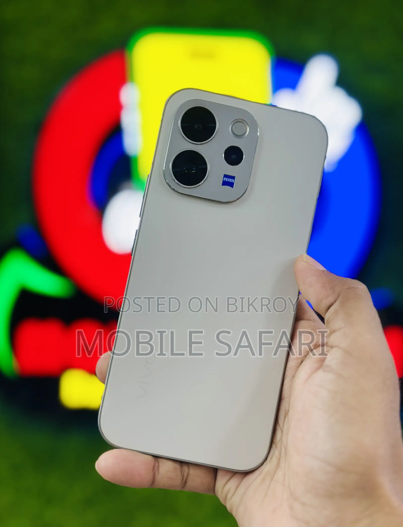 Vivo V70 256 GB Gold