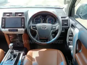 Toyota Land Cruiser Prado 2022 Black