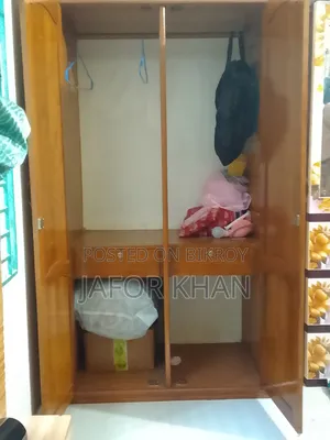 আলমিরা খাট
