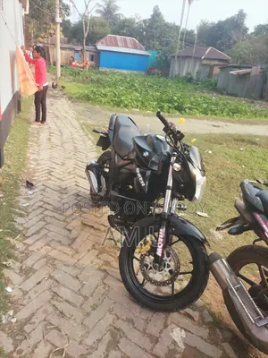 সুজুকি জিক্সার ২০২১ কালো