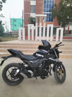 সুজুকি জিক্সার ২০২১ কালো