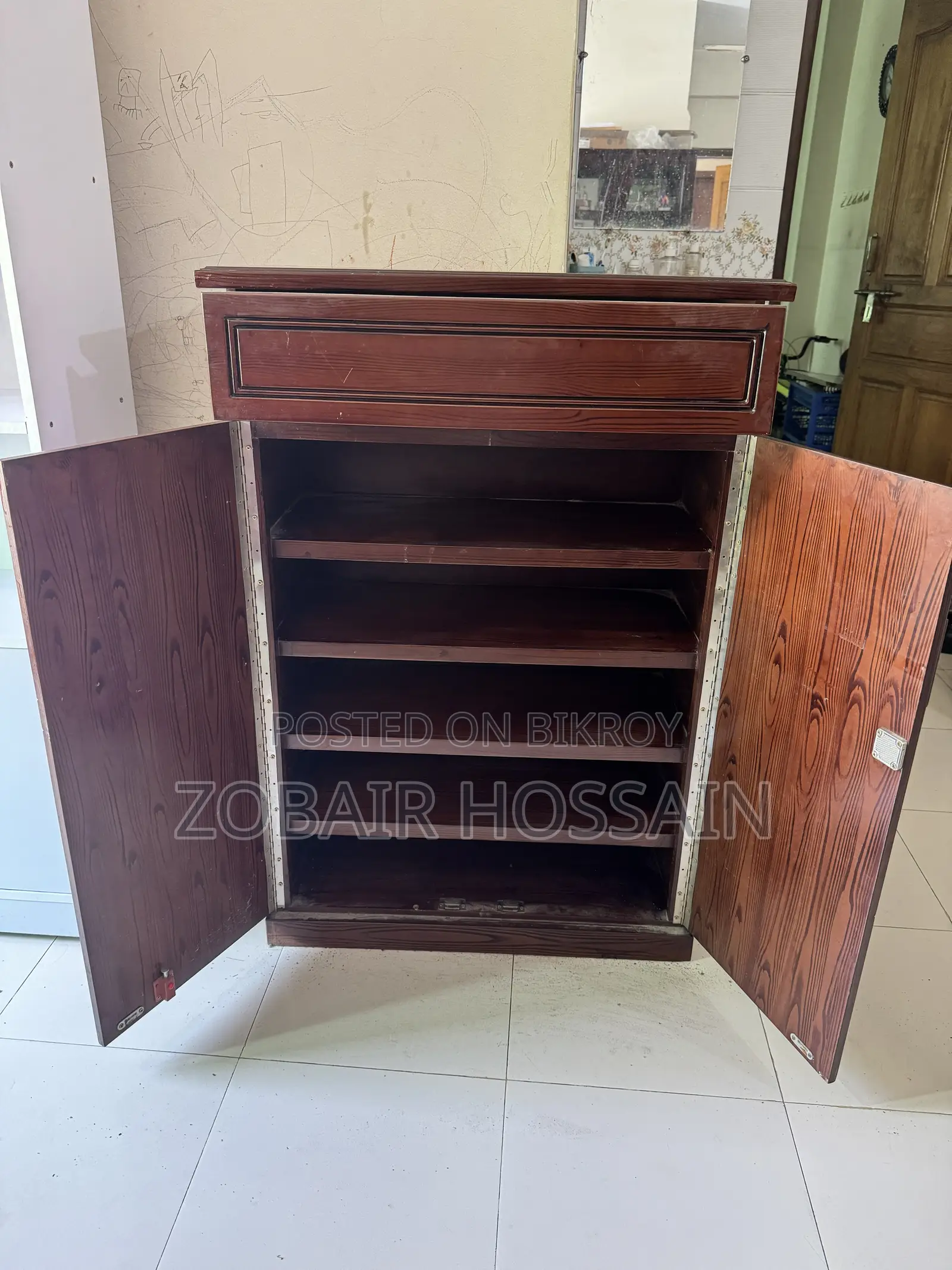 ব্যবহৃত কানাডিয়ান ওক কাঠের তৈরি শু র‍্যাক (Shoe Rack) বিক্রি হবে