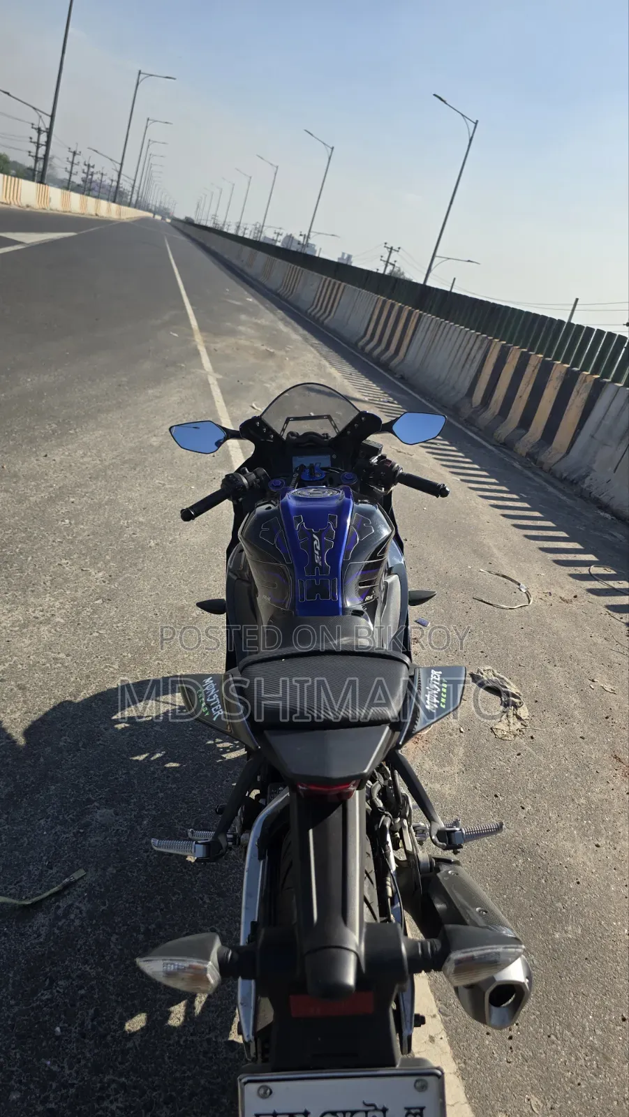 ইয়ামাহা আর১৫এম ২০২৩ কালো